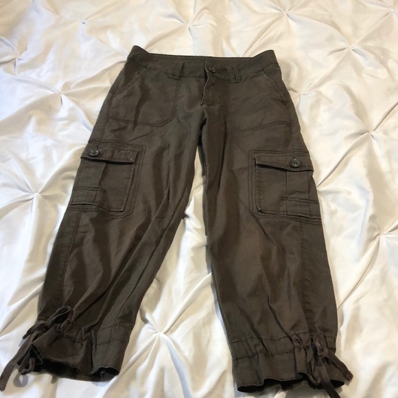 Jag Jeans Stretch Cargo Capris - Picture 1 of 8